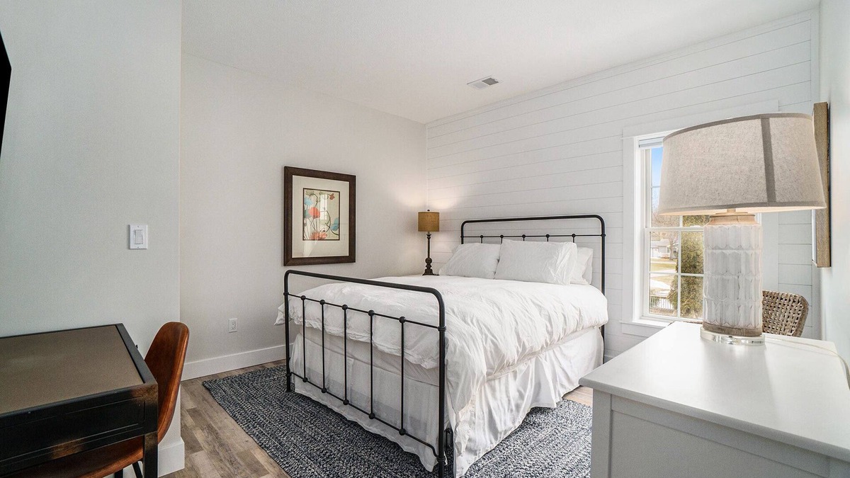 Onekama Condo | Largest Upstairs unit at the Dala House (sleeps 4)