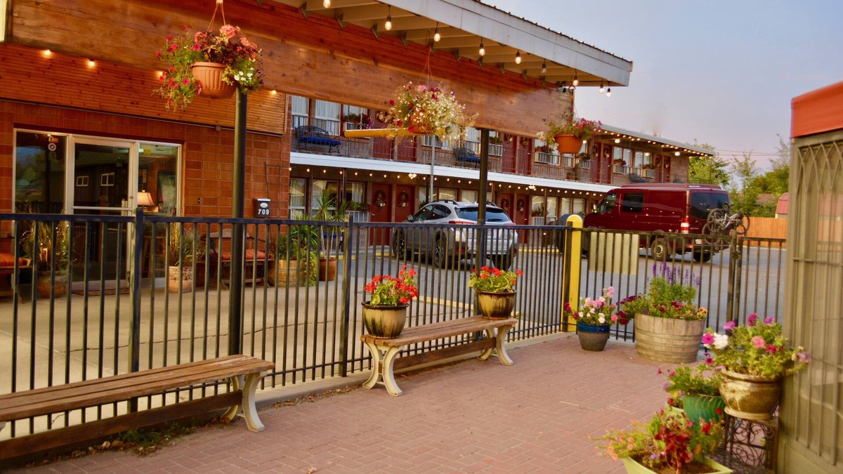 Hardin Hotel | Lariat Motel