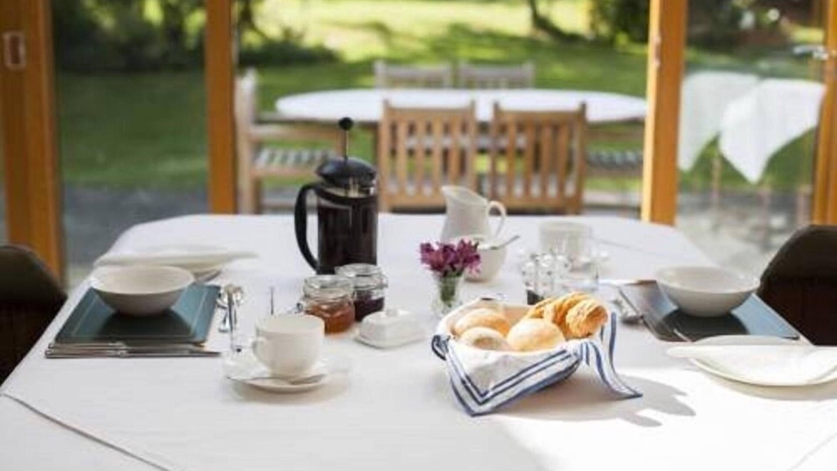 Saintbury Bed & Breakfast | Larkrise Cottage