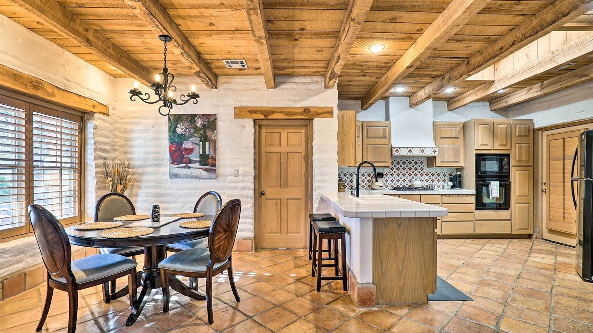 Mesilla Park House | Las Cruces Home 'La Casa Blanca' w/Courtyard