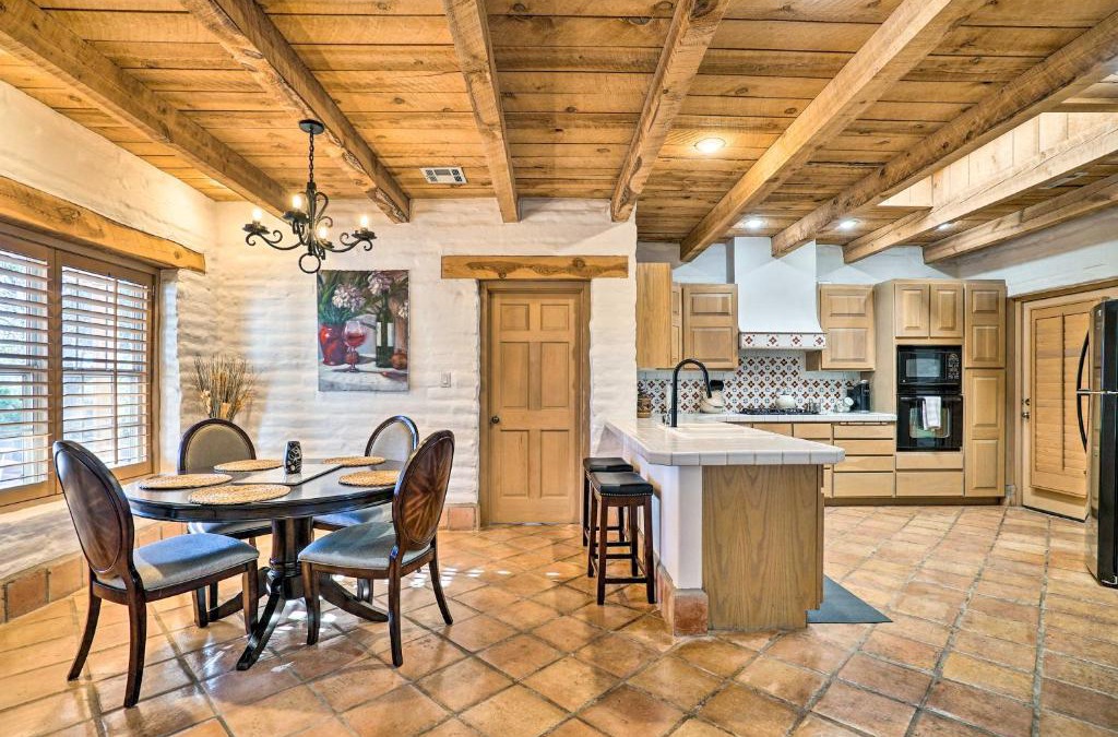 Mesilla Park House | Las Cruces Home La Casa Blanca with Courtyard