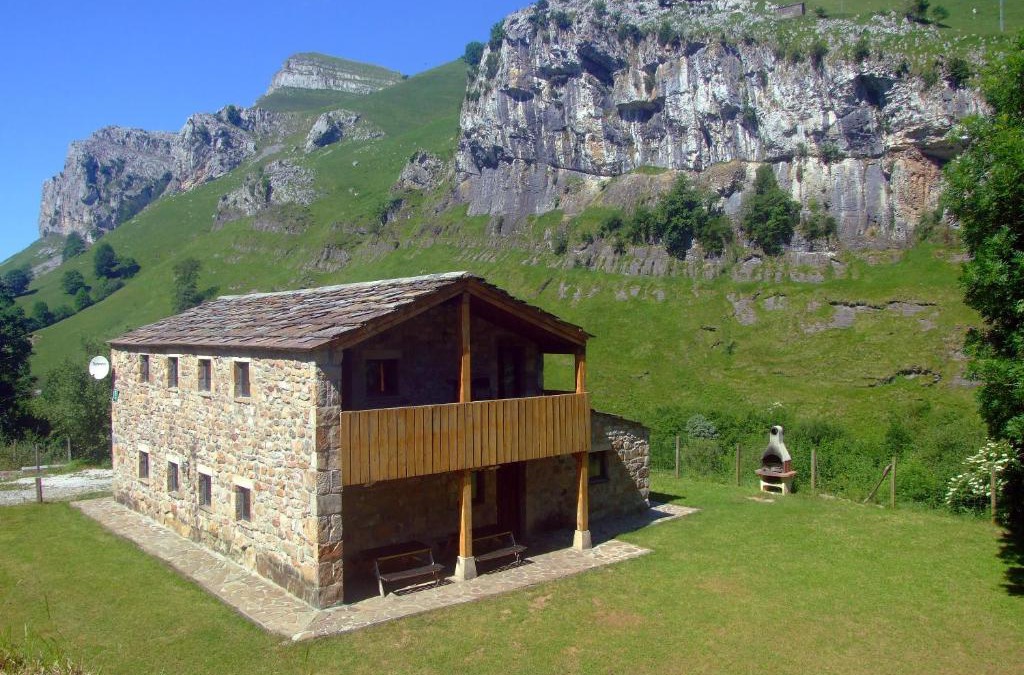 San Roque de Riomiera House | Las Hayucas