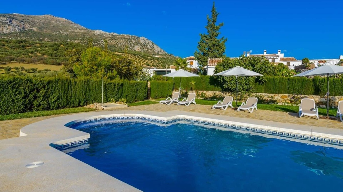 Alfarnatejo Villa | Las Monjas - Saladero Periana by Ruralidays