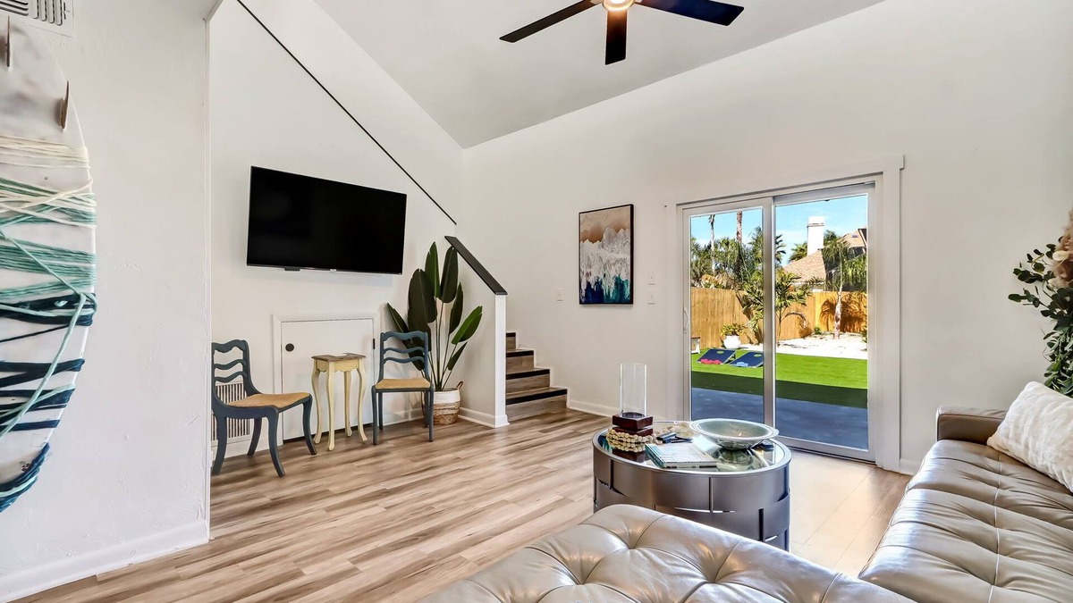 Vilano Beach House | Las Olas Cabana - Close to Beach & Restaurants