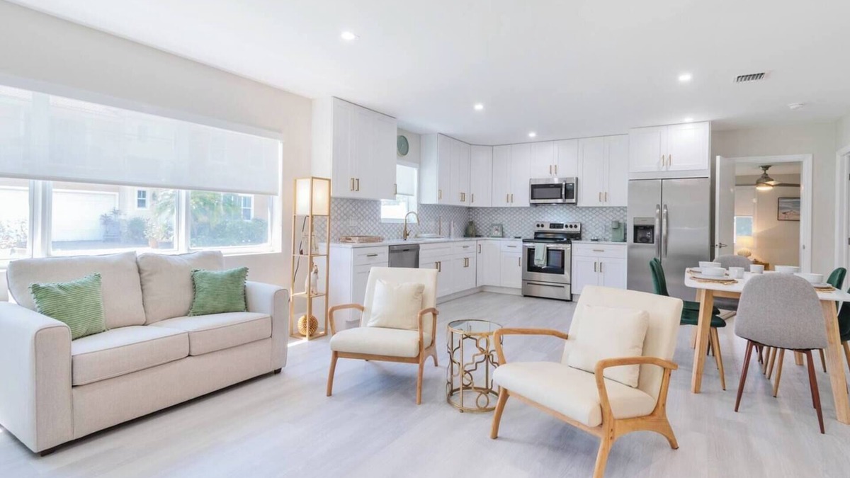 Lake Ridge Apartment | Las Olas Fort Lauderdale Casita | 30+ Night Stays Only