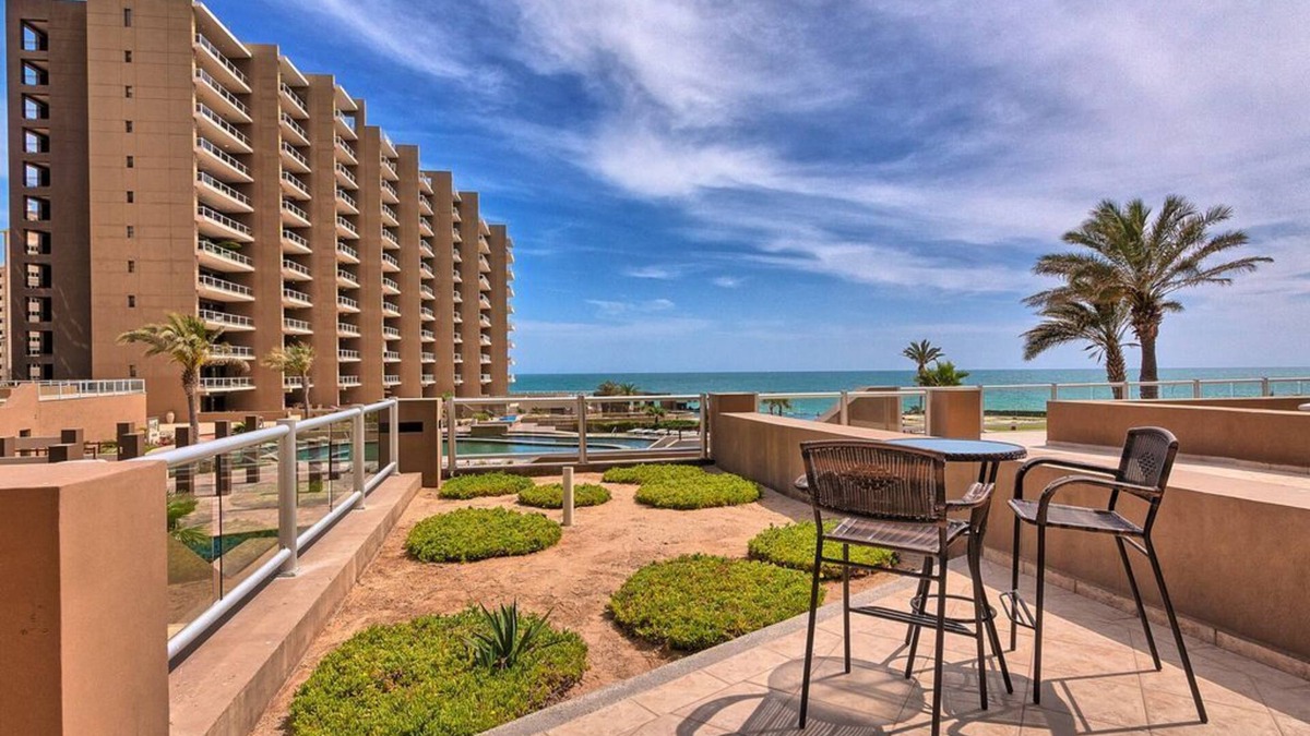 Puerto Penasco Condo | Las Palomas 2BR GROUND FLOOR Huge Patio/Closest to Lazy River/Steps to Beach