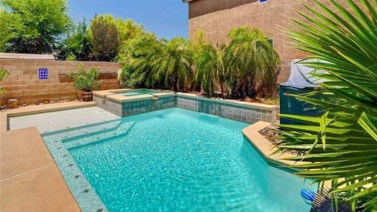 Whitney House | Las Vegas home near the strip