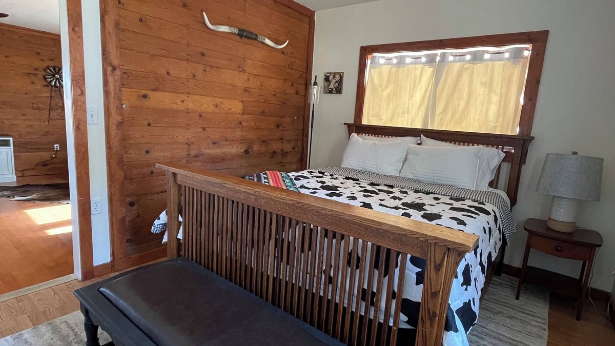 Walla Walla House | Lasater Ranch Bunkhouse- close to town & wineries!