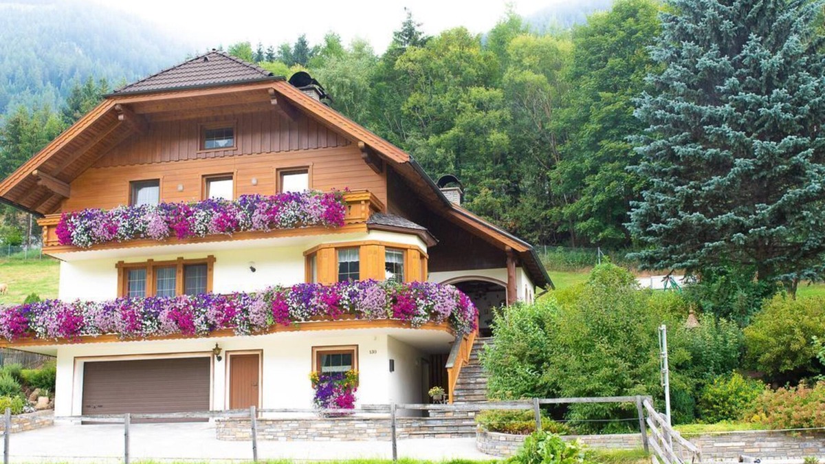 Sankt Michael im Lungau Apartment | Lassacher, Maria - Apartment, shower, toilet, 3 bedrooms