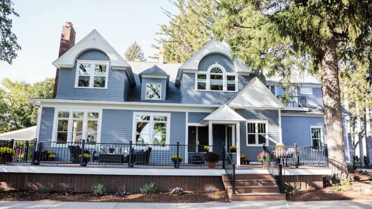 Hamilton House | LAST MINUTE DEAL FOR AWARD WINNING COPPER KING MOUNTAIN MANSION AT DEEP DISCOUNT