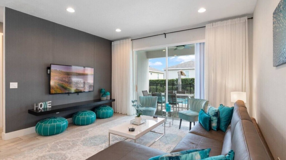 West Kissimmee Villa | Last Minute Disney! Private Pool, Hot Tub & Themed Bedrooms. Book Now! #105343
