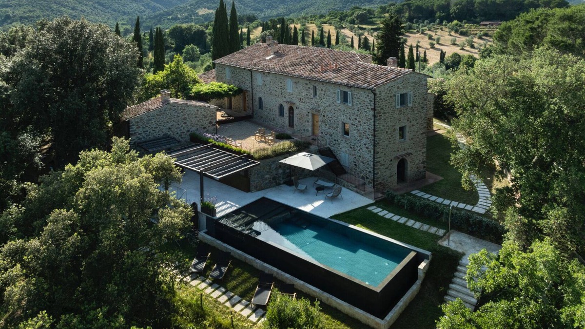 Suvereto Apartment | Late 19th century residence apartment with swimming pool and tennis court