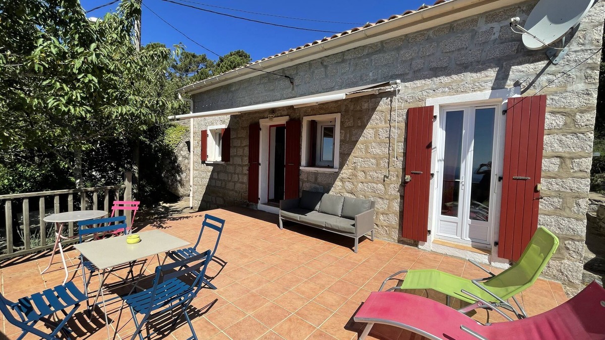 Porto-Vecchio House | LATEST DISPOSALS JUIL 25*Charming mountain house overlooking Porto-Vecchio