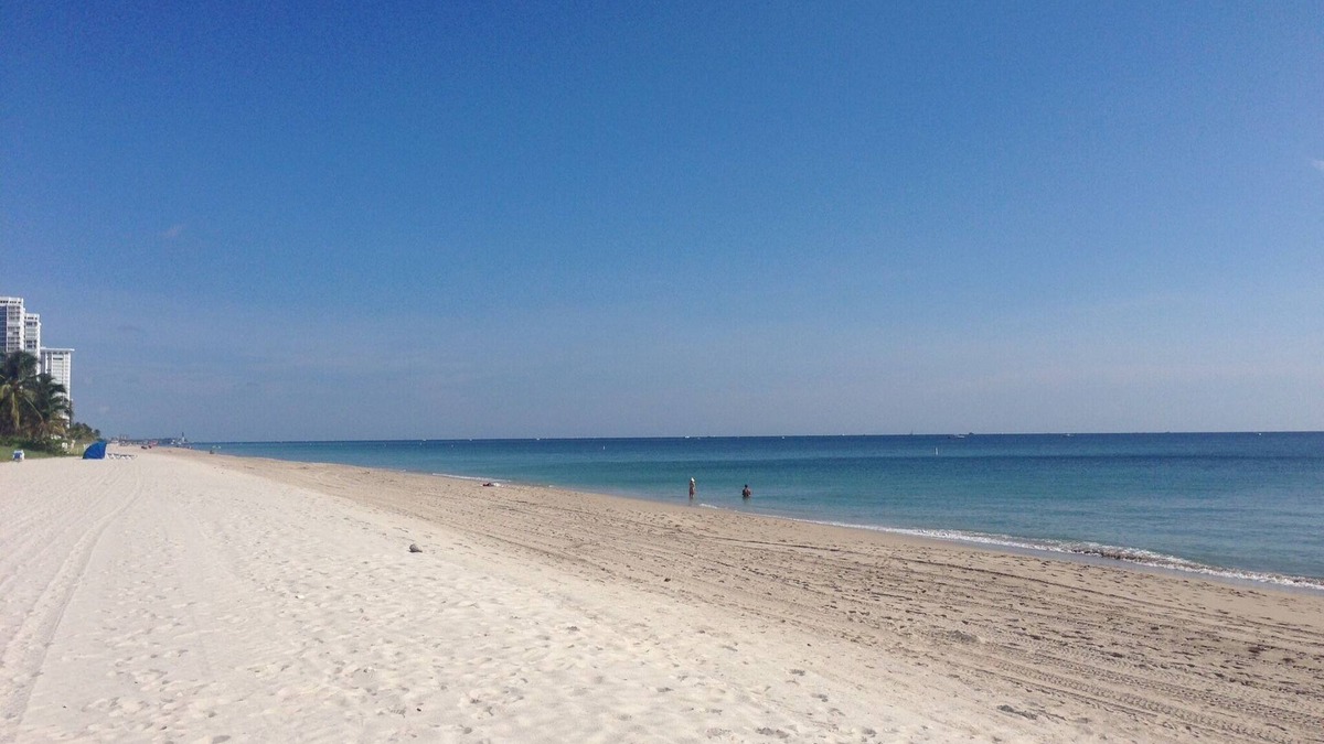 Lauderdale-by-the-Sea Apartment | Lauderdale By The Sea Beachfront Studio