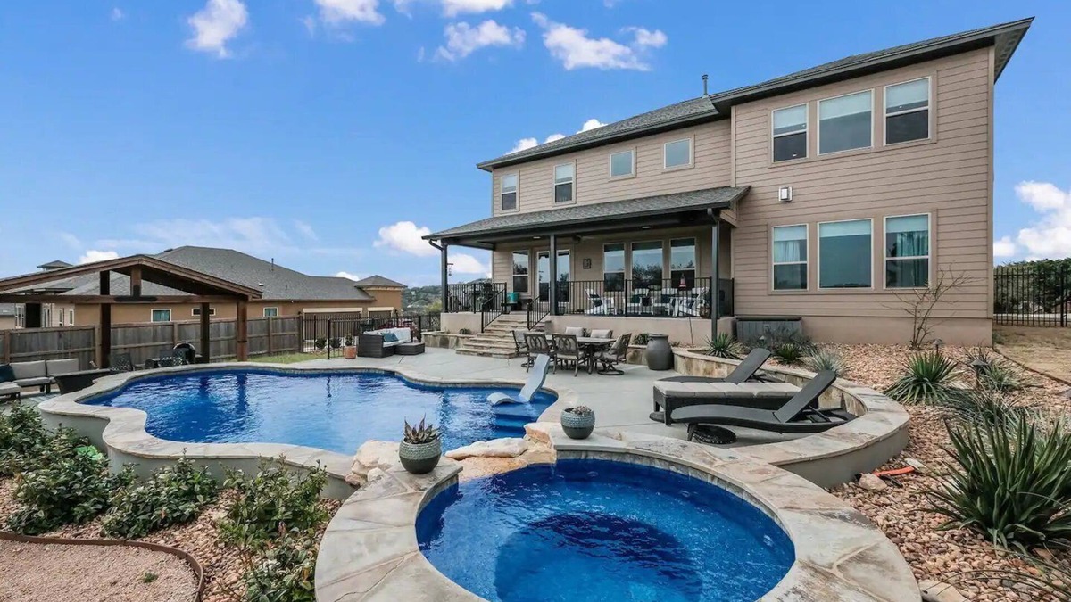 Helotes House | Launch Pad- A Birdy Vacation Rental