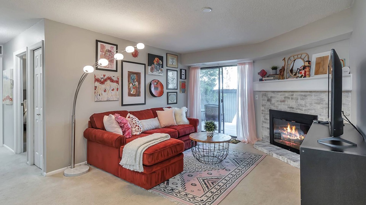 Aurora Condo | Laundry in unit, Artist Space, Central Location