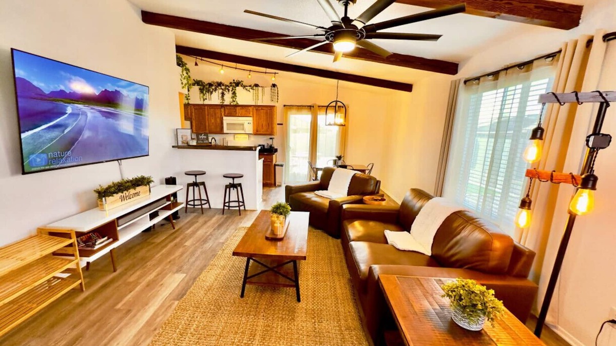 Yuma House | Laura Way · Peaceful, 3BR+King Home W/BBQ, Fire Pit & Huge TV!