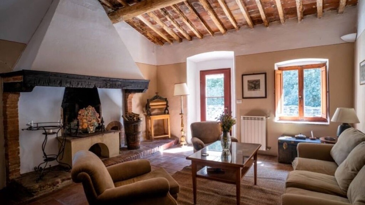 Lucignano House | Laurel House