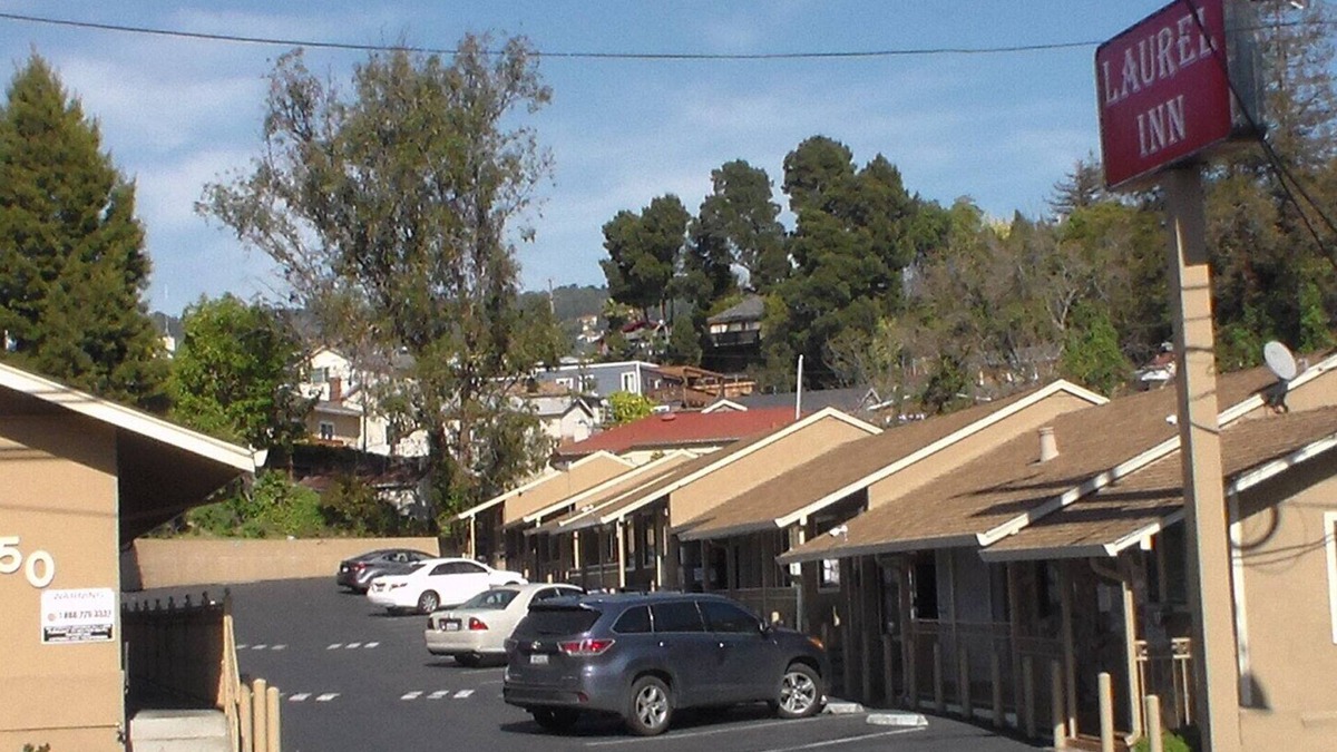 Redwood Heights Hotel | Laurel Inn