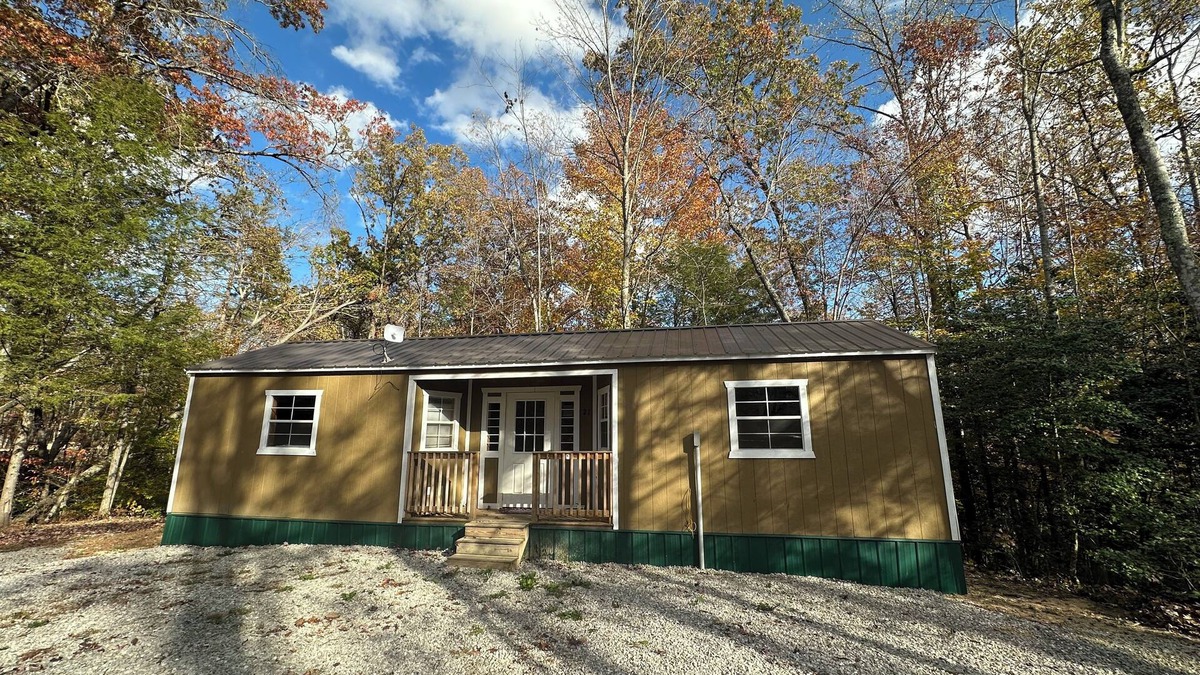 Corbin Cabin | Laurel Lodge fishing, glamping, hiking.