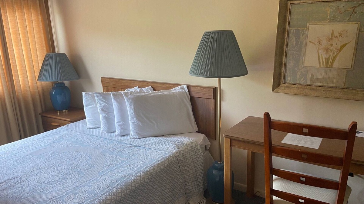 Coudersport Hotel | Laurelwood Inn & Steakhouse