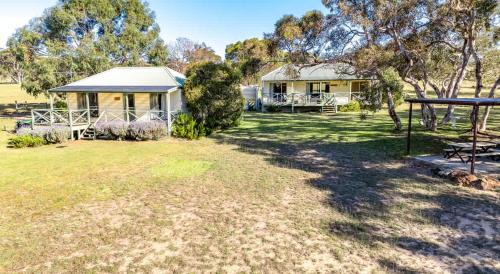 Middleton House | Lavendar & Grevillea