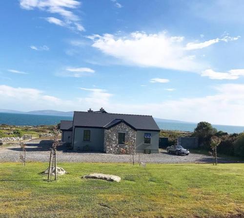 Roscoe Apartment | Lavender Lane Country cottage , Furbo