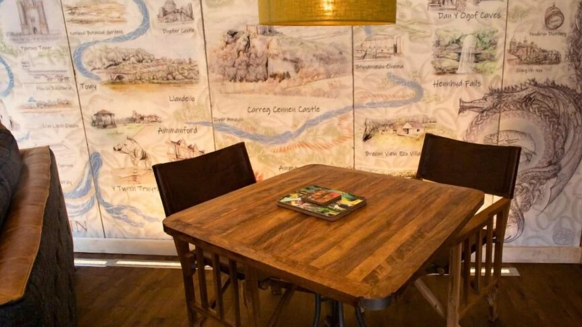 Ammanford Cabin | Lavender Lodge for 2 Hot Tub + Sauna