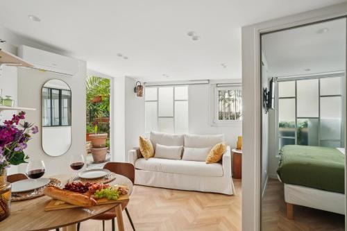 Auteuil Apartment | Lavie Maison AC and Terrace