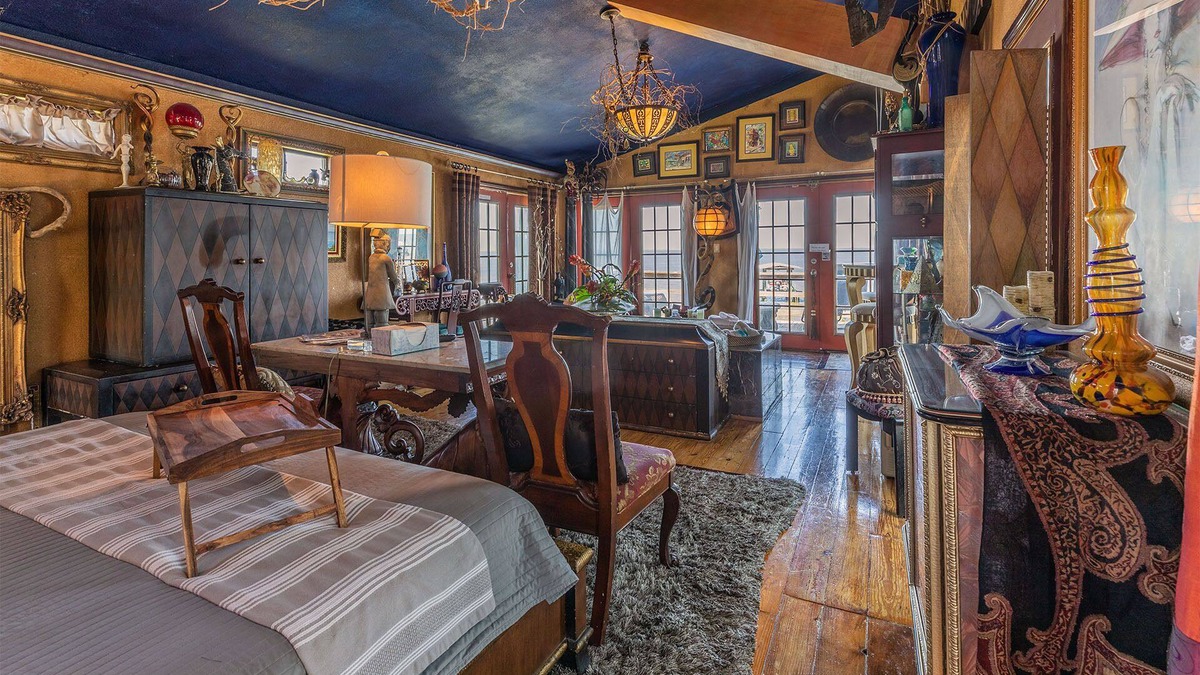 Bacliff House | LaView 2-Story Waterfront Couples Suite -No kids, no drama & no stress allowed
