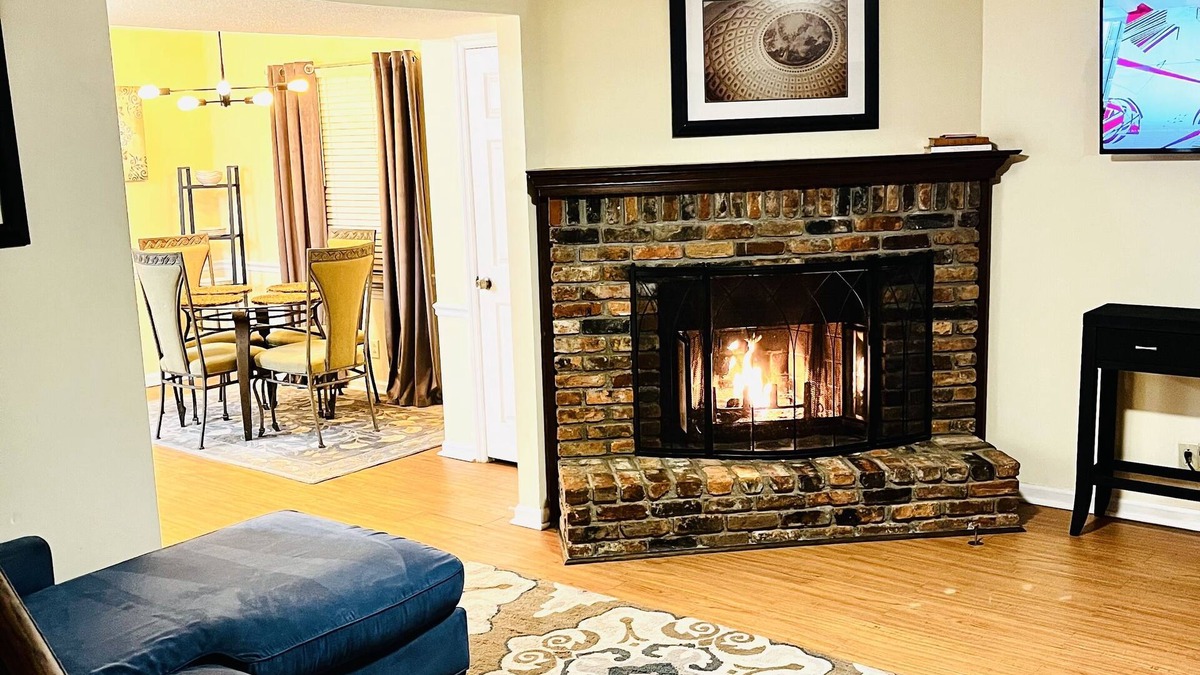 Macon Condo | LAVISH CONDO-BIG HOUSE MUSEUM, IDLE HR GOLF, WESLEYAN COLLEGE, MERCER UNIVERSITY