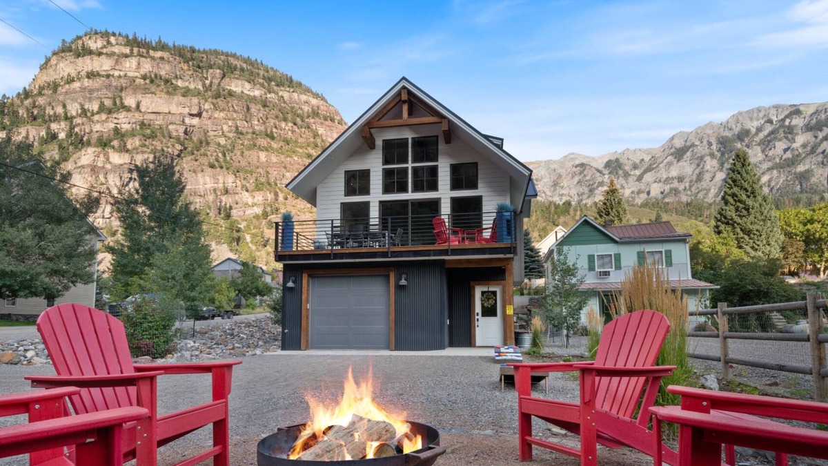 Ouray House | Lavish Ouray Downtown Getaway