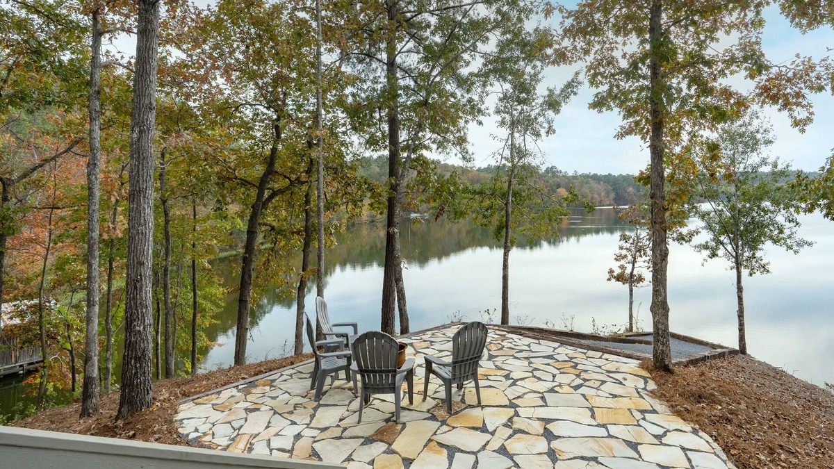 Sylacauga House | Lay Lake Cabin @ Piney Point on Peckerwood Creek!