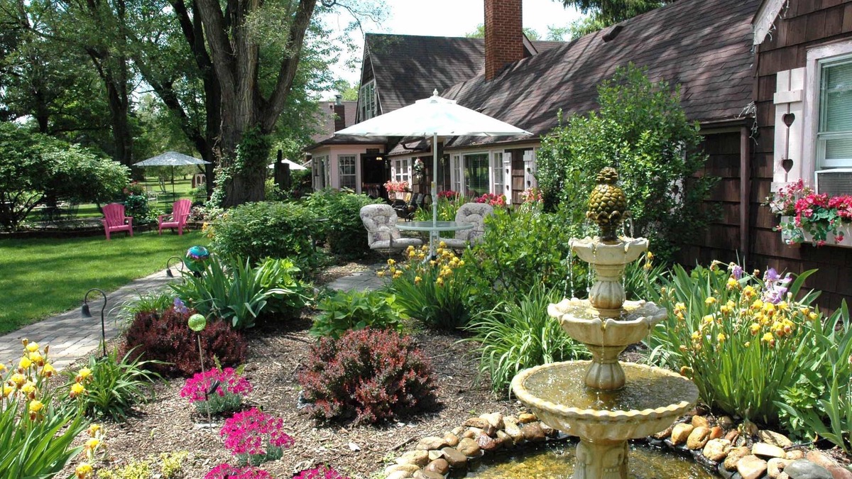 Lake Geneva Bed & Breakfast | Lazy Cloud