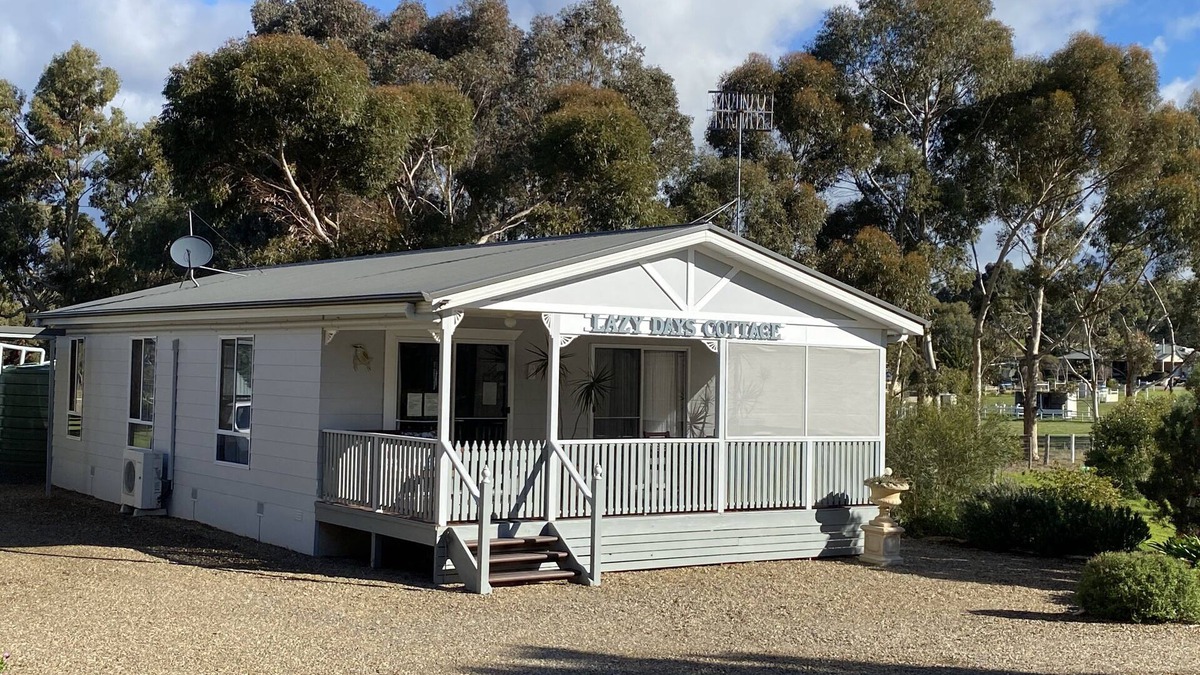 Victor Harbor Cottage | Lazy Days Cottage