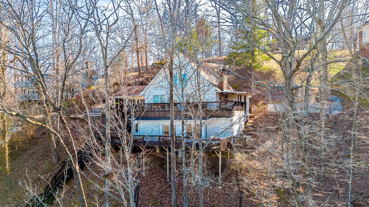 Soddy-Daisy House | Lazy Daze Lake House - A Beautiful Remodeled A-Frame Style Lake House!