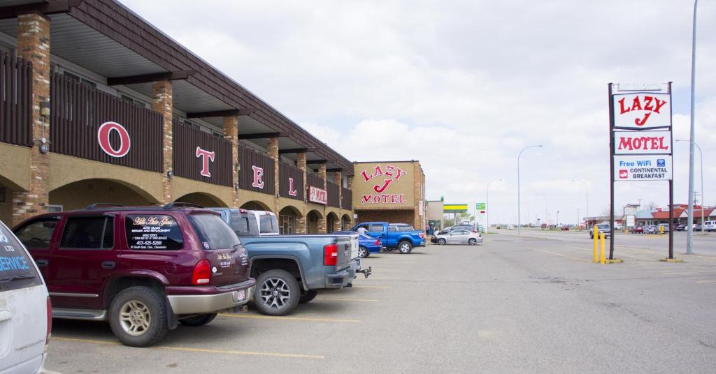 Claresholm Hotel | Lazy J Motel