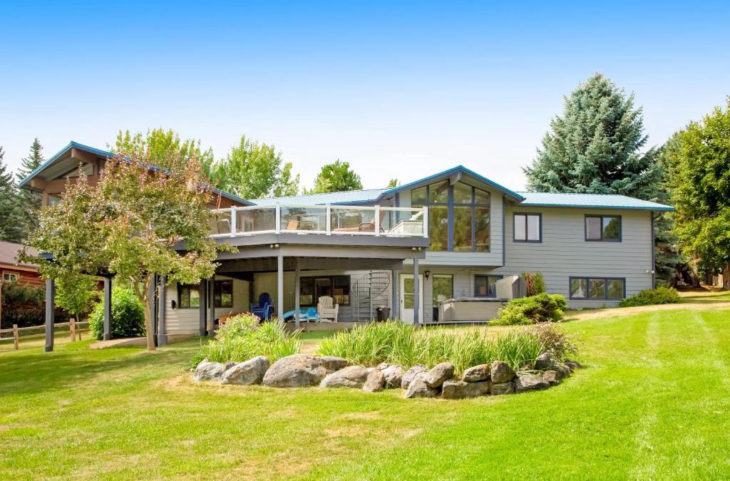 Lakeside House | Lazy K on Peaceful Bay - Full Property
