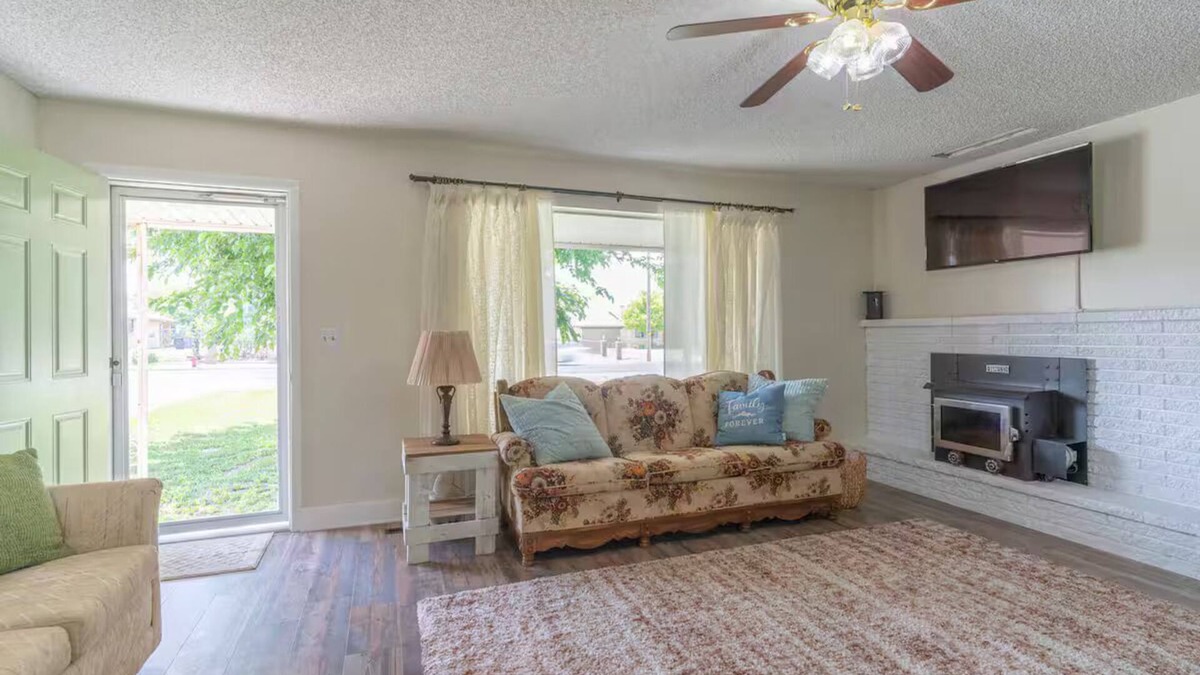 Taylorsville House | Lazy P Ranch House