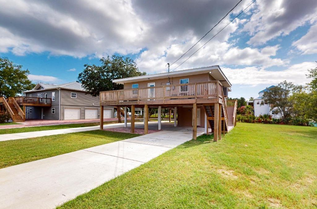 Shoreline Park House | Lazy River, Lazy Days