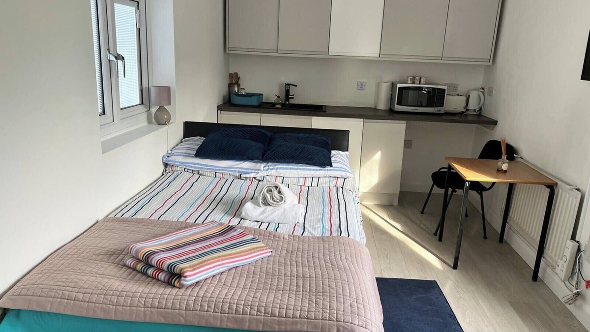 Becontree Apartment | Ldn Studio-Free Parking-15 min to Elizabeth Line