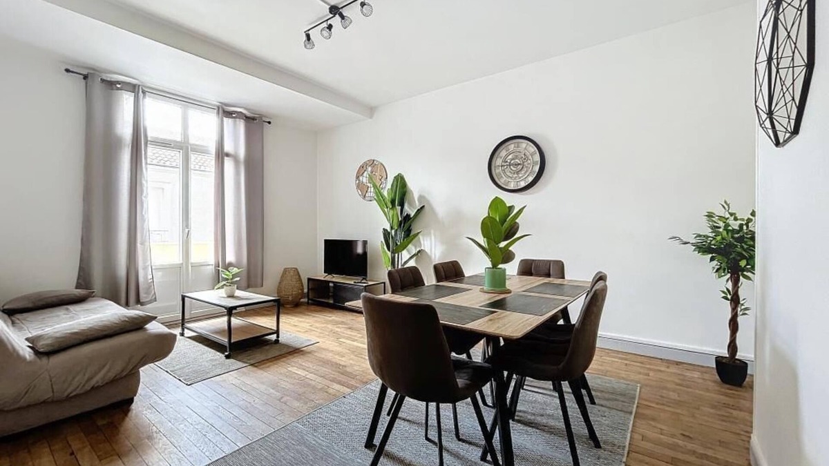 Montlucon Apartment | Le 3-F2 historic center