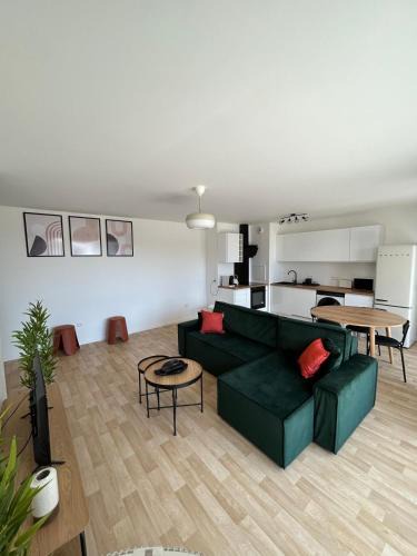 Bobigny Apartment | Le 75 Vaillant Spacieux 4 Chambres Paris Est