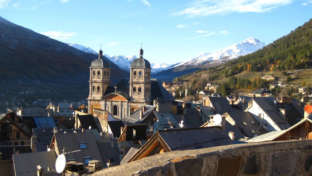Briancon House | Le Bacchu Ber
