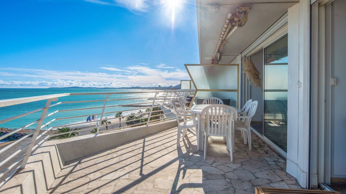 Cros-de-Cagnes Apartment | Le Balcon sur la Baie - Welkeys
