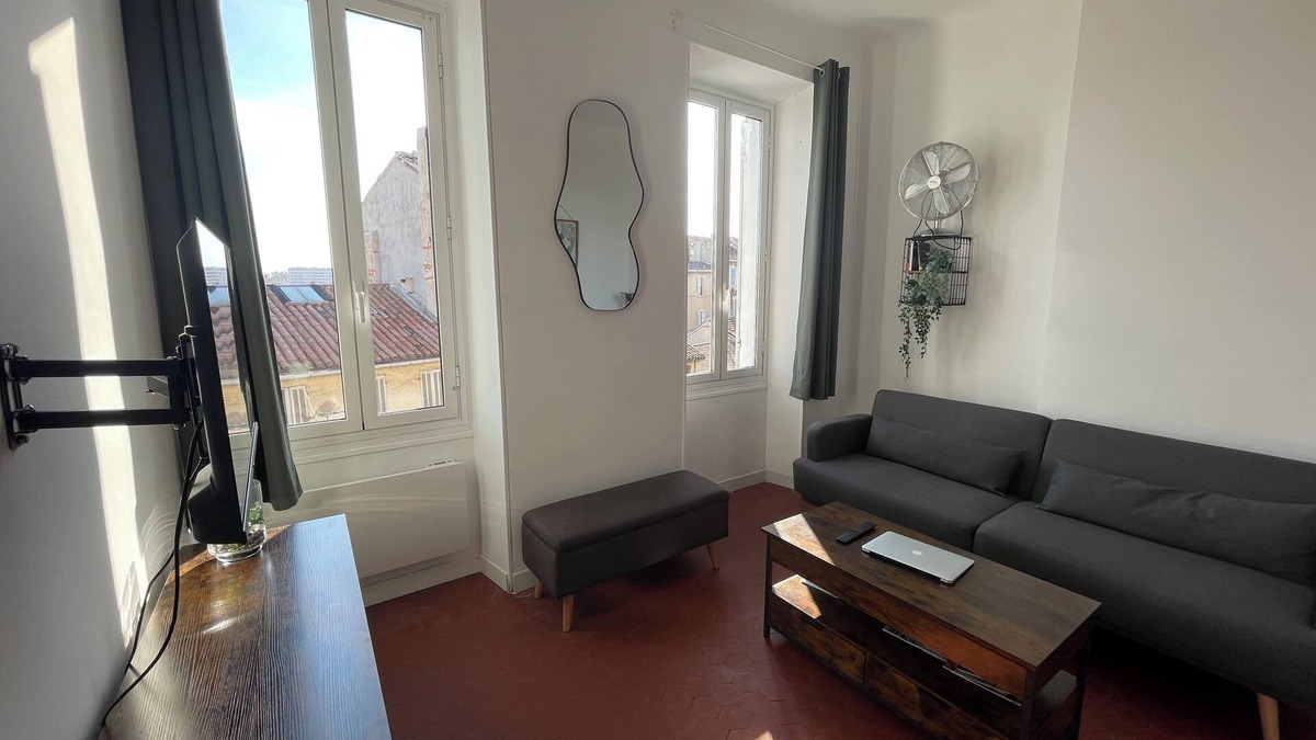 3rd Arrondissement Apartment | Le Barbini - Bright studio