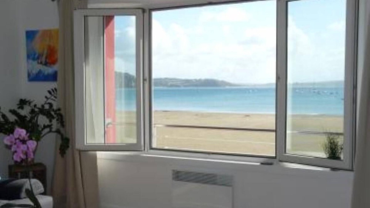 Morgat Apartment | LE BIGORNEAU IMPRENABLE VIEW of the MORGAT CROZON BEACH