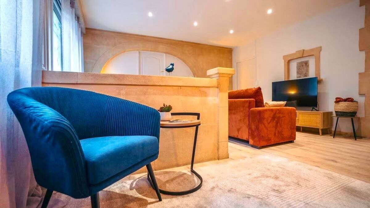 Faubourg Apartment | Le Bijou de Nîmes, Charming T2 city center, 4 ppl