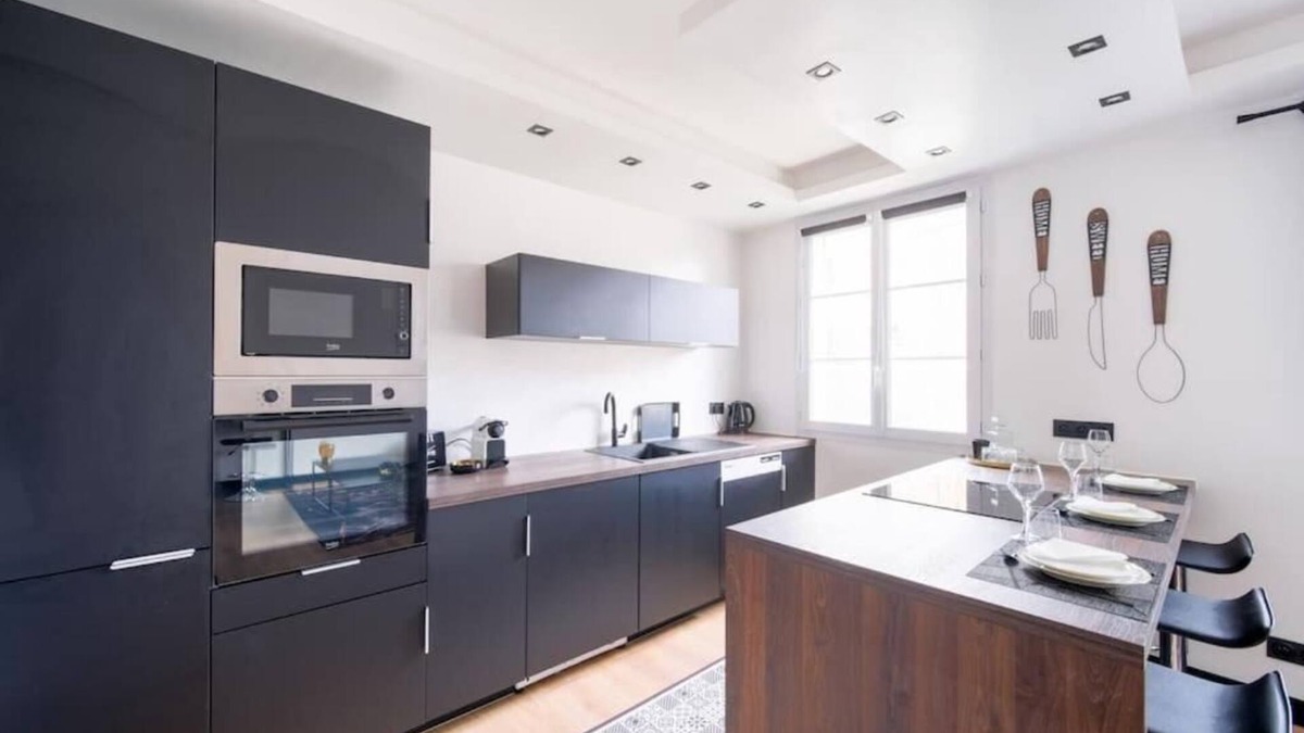 Athis-Mons Apartment | Le Black & White - 10 min Orly, 3 min Gare Juvisy