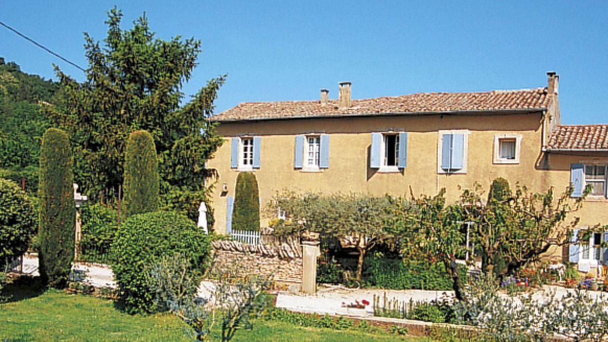 Menerbes House | Le Cèdre by Interhome